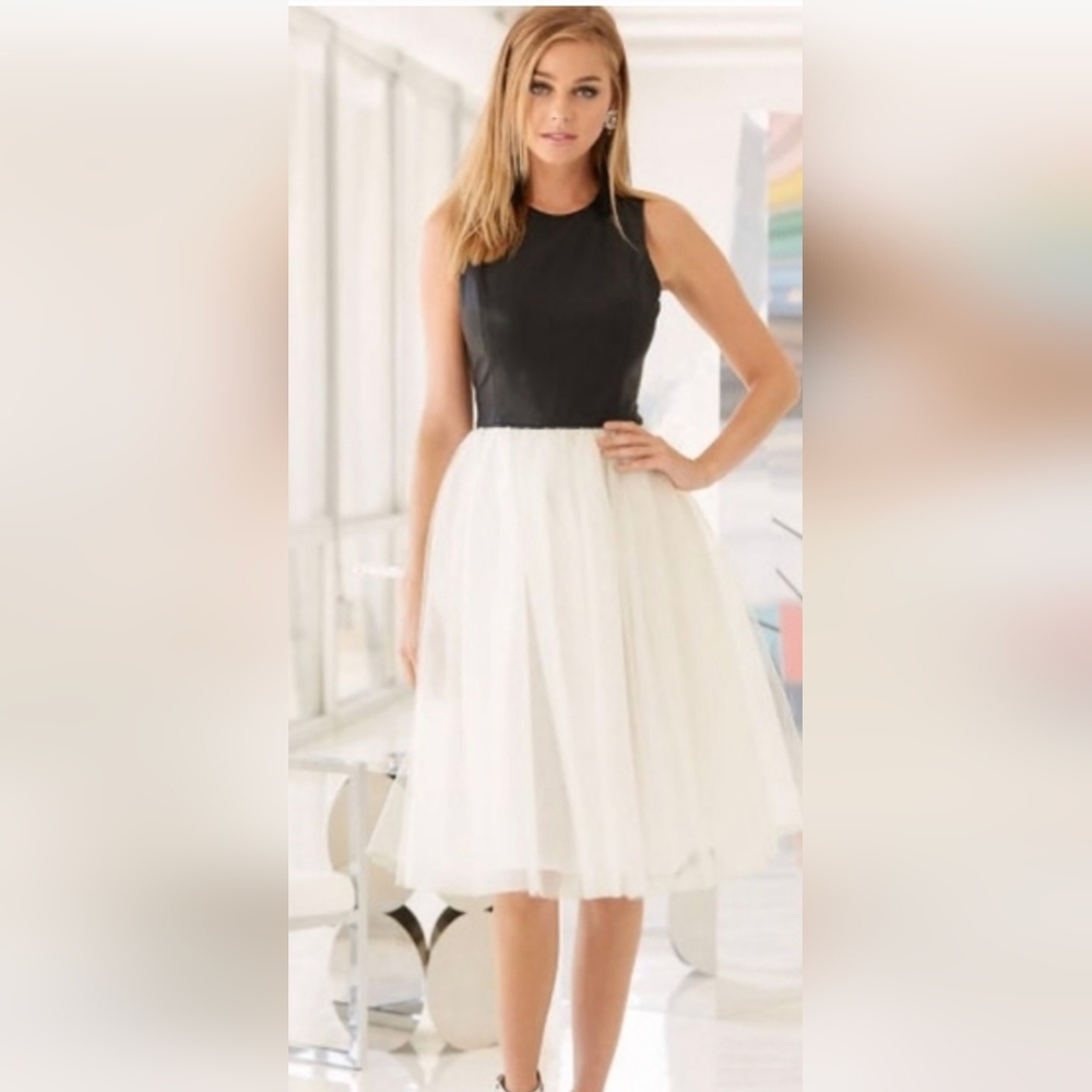 Boston Proper Sz6 White Tulle Black faux Leather Bodice Dress